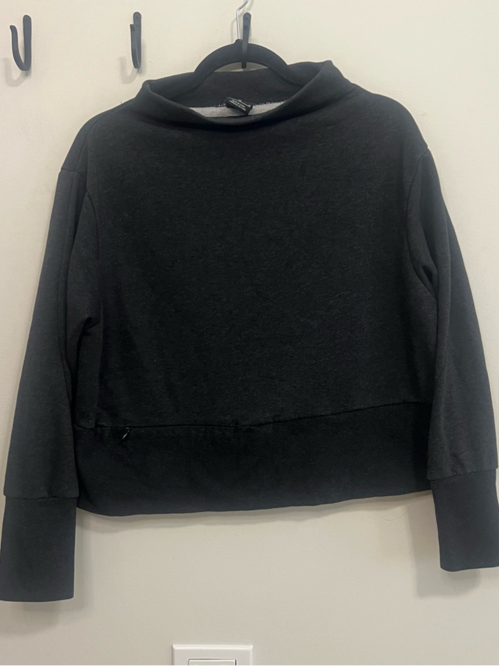 Nike Black Cropped Funnel Neck Hoodie Mock Neck Lounge Athleisure Workout Gym